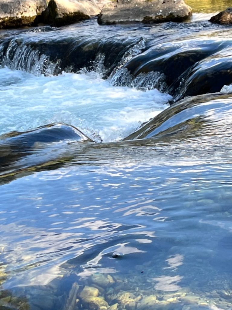 Im Fluss bleiben – Bewegung und Achtsamkeit im Retreat